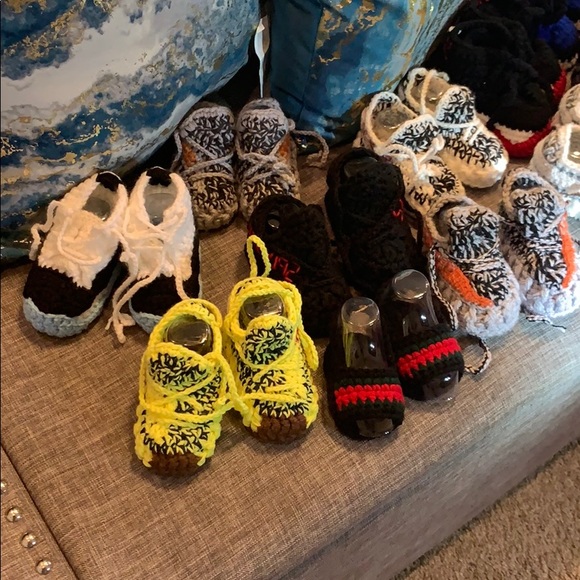 BN Lot of 15 Custom Handmade baby crochet shoes - Picture 4 of 7